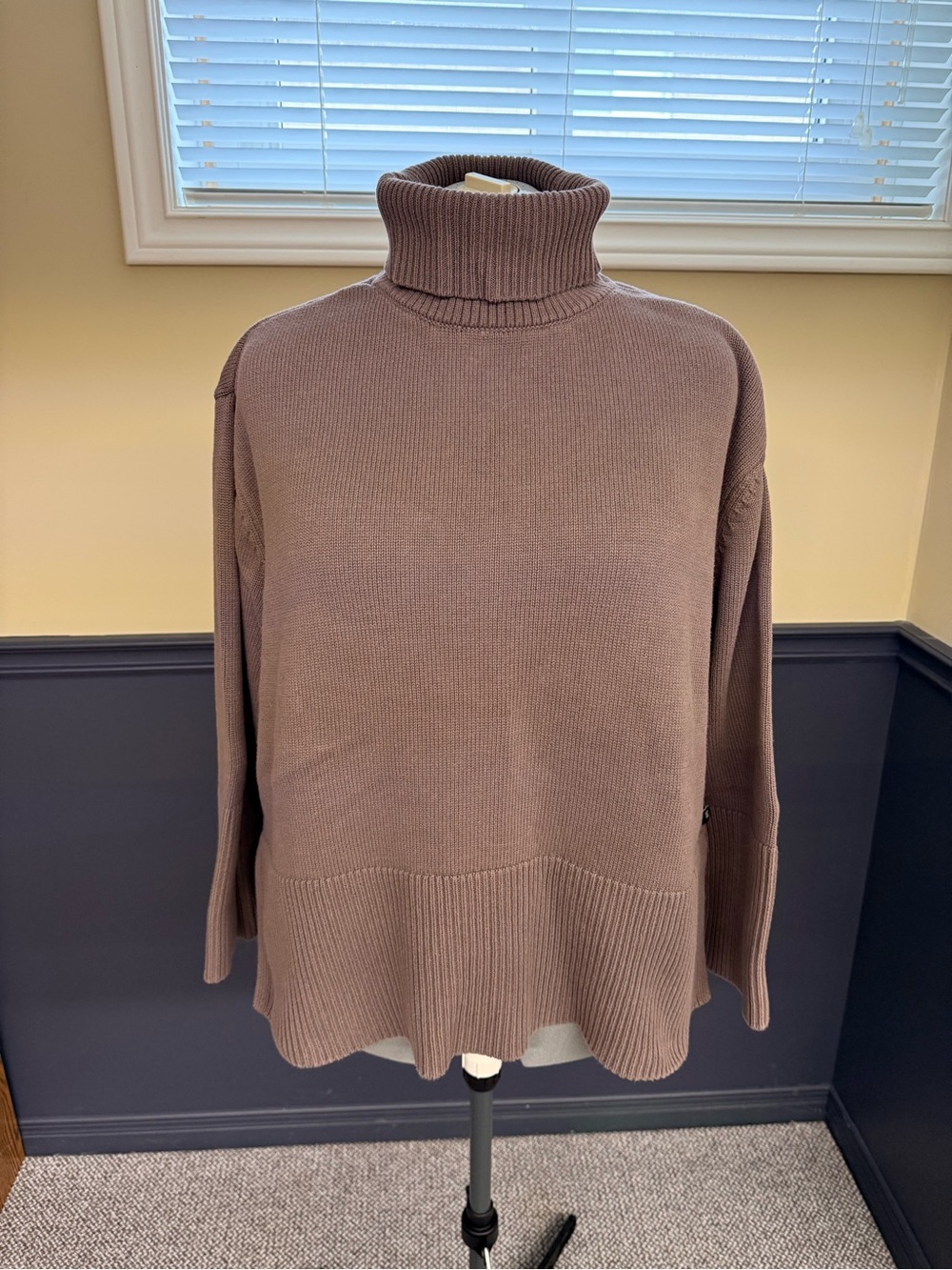 GAP Knit Sweater in Taupe Brown